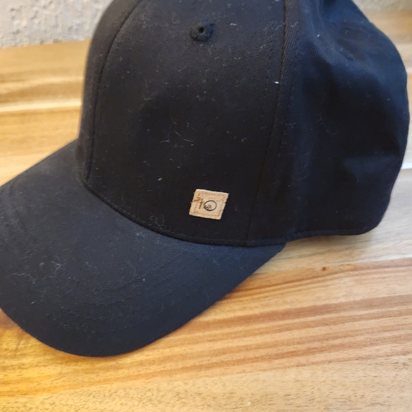 Brand new tentree hat l/xl non adjustable - Picture 2 of 5